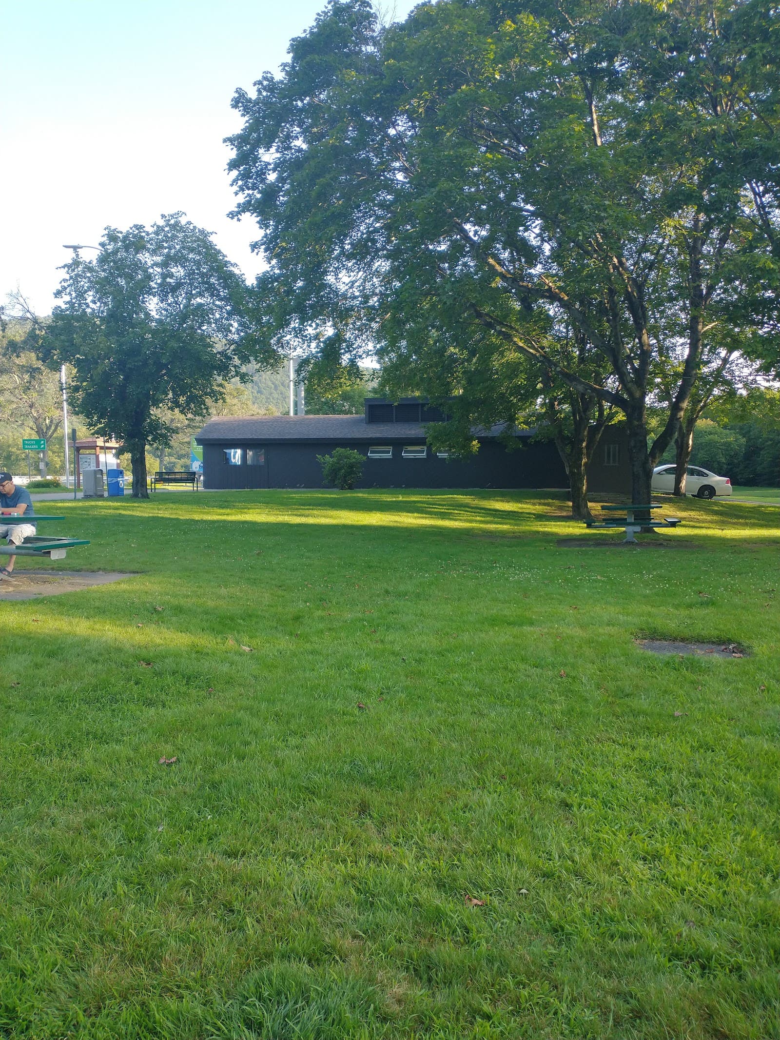 NY NY17 East Branch Rest Area - Westbound on NY-17