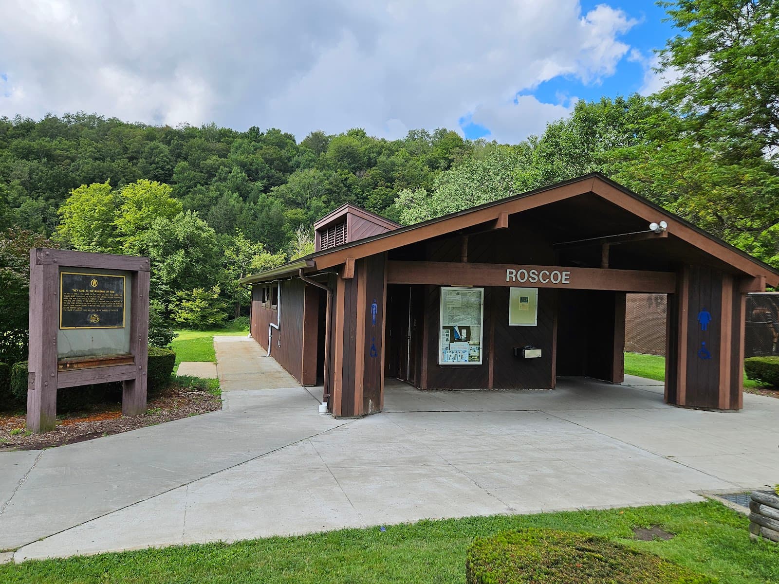 NY NY17 Roscoe Rest Area - Eastbound on NY-17