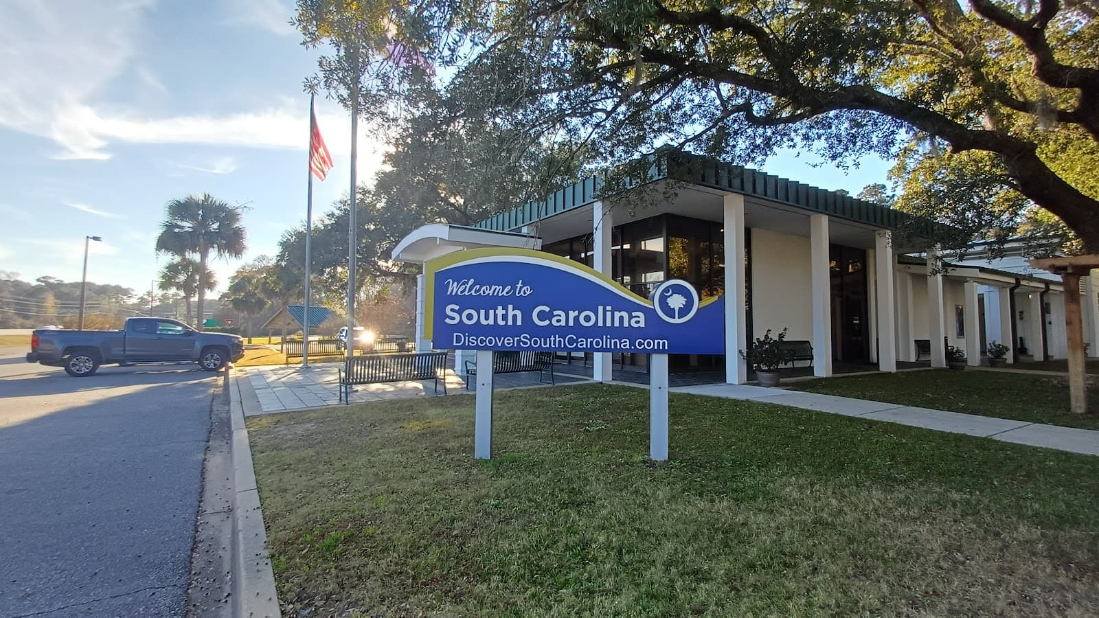 SC US17 Little River Welcome Center - Bidirectional on US-17